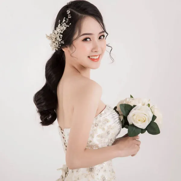 19+ kiểu tóc cho cô dâu mặt tròn thêm xinh đẹp hơn