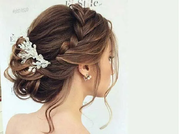 19+ kiểu tóc cho cô dâu mặt tròn thêm xinh đẹp hơn
