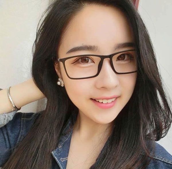 Mặt dài đeo kính gì? 6 cách chọn kính phù hợp khuôn mặt dài