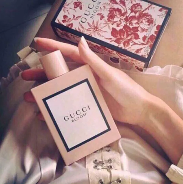 Top 13 chai nước hoa làm quà tặng 20/10 cực quyến rũ cho nữ