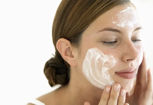 Mách bạn quy trình 8 bước skincare mùa đông hanh khô bạn phải biết 3