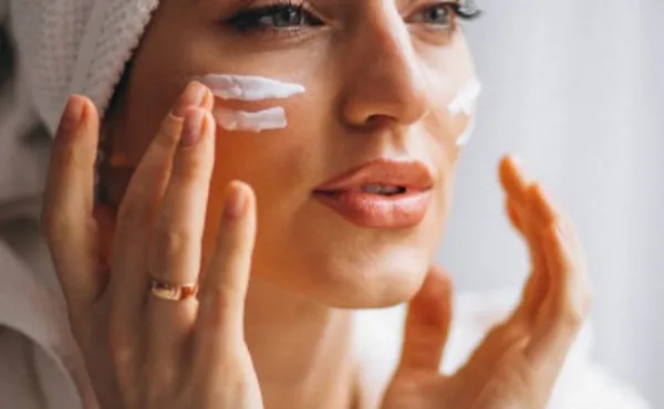 Mách bạn quy trình 8 bước skincare mùa đông hanh khô bạn phải biết 7