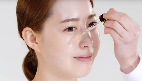 Top 10 loại serum hỗ trợ làm sạch mụn Hàn Quốc cho da dầu hiệu quả 2025