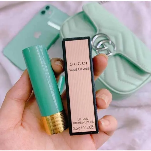 Son dưỡng Gucci màu nào đẹp? Review 4 thỏi son dưỡng môi Gucci cao cấp  - 12