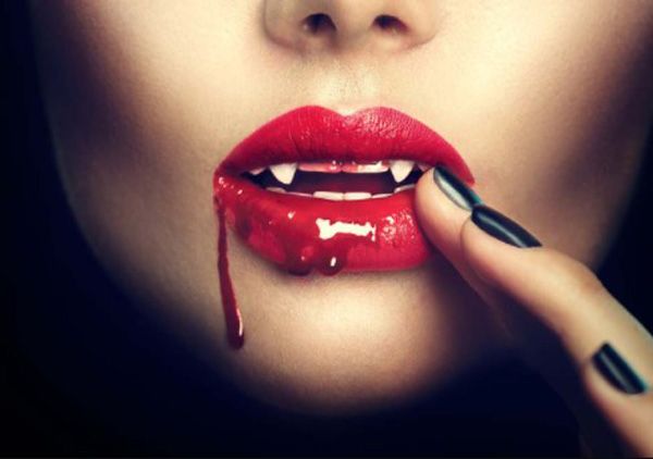 Tặng 5 cây son màu Nude hóa trang Halloween biến nàng thành “ác nữ”