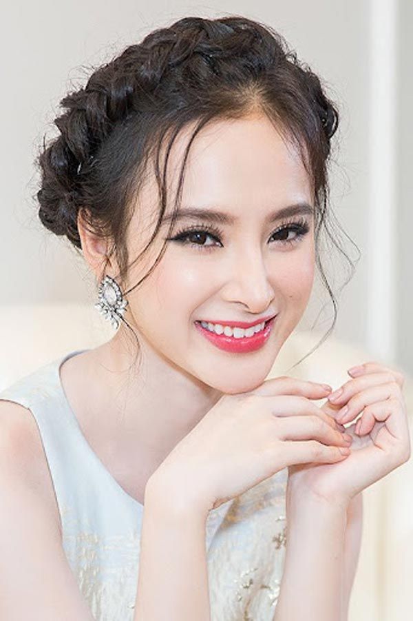 Top 12+ kiểu tóc cô dâu đẹp cho mặt gầy giúp nàng lộng lẫy hơn