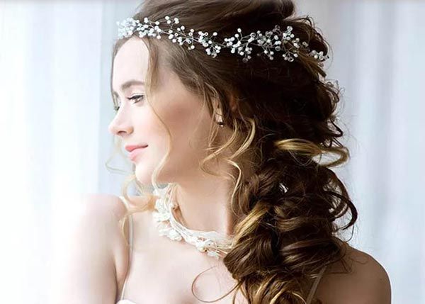 Top 12+ kiểu tóc cô dâu đẹp cho mặt gầy giúp nàng lộng lẫy hơn