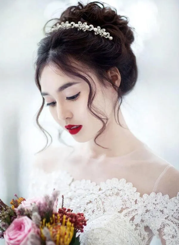 Top 12+ kiểu tóc cô dâu đẹp cho mặt gầy giúp nàng lộng lẫy hơn
