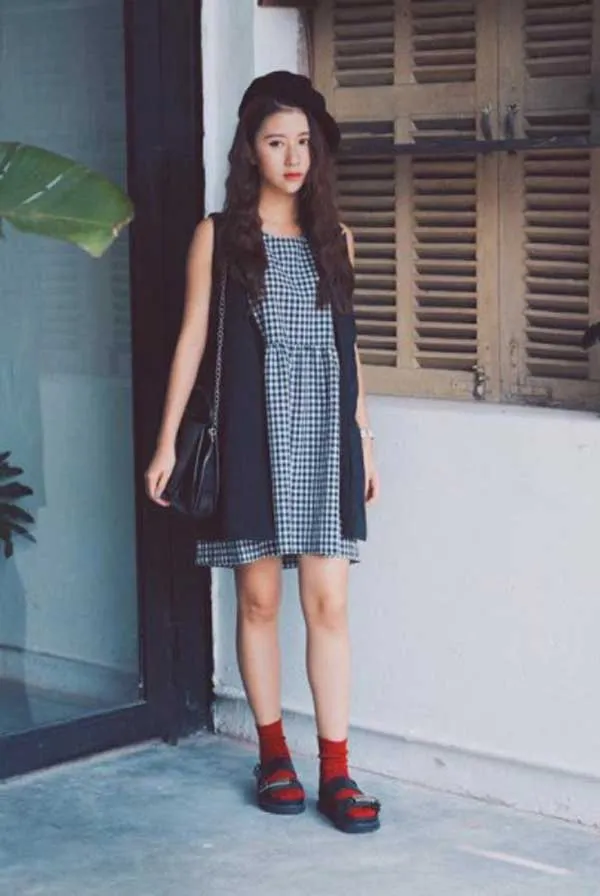 “Tất tần tật” về trend đi tất với dép đang được sao quốc tế lăng xê rầm rộ - 17