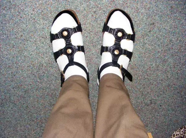 “Tất tần tật” về trend đi tất với dép đang được sao quốc tế lăng xê rầm rộ - 2