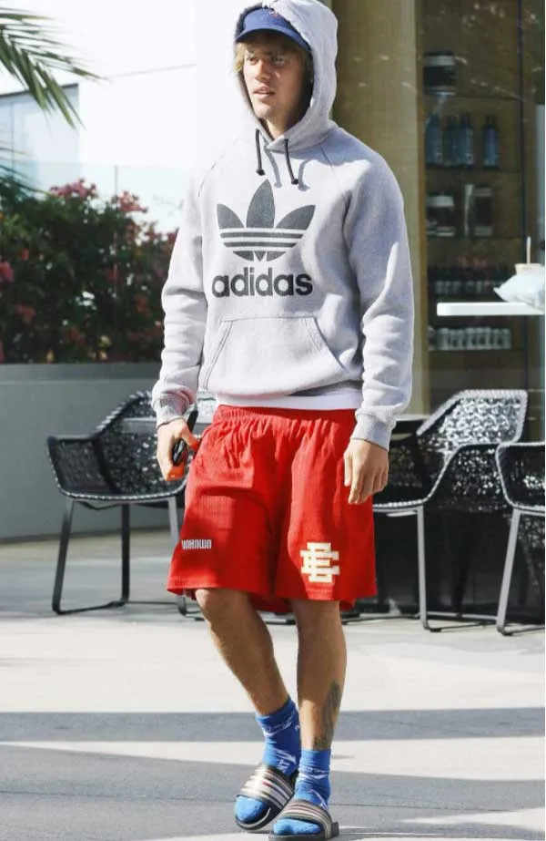 “Tất tần tật” về trend đi tất với dép đang được sao quốc tế lăng xê rầm rộ - 5