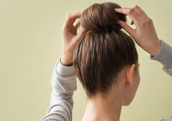 11 cách giữ nếp tóc uốn khi ngủ cho nữ đơn giản ai cũng làm được
