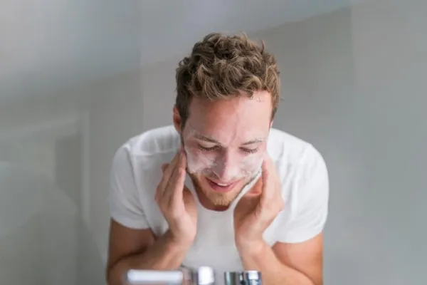 Top 9 bước trang điểm cho nam giới đơn giản và tự nhiên