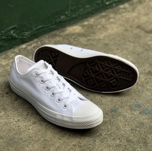 Top 8 đôi giày Converse Chuck Taylor All Star cổ thấp được yêu thích