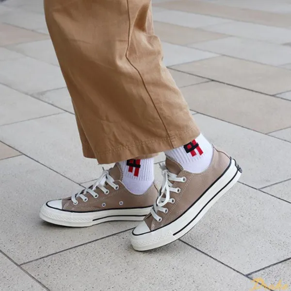 Top 8 đôi giày Converse Chuck Taylor All Star cổ thấp được yêu thích