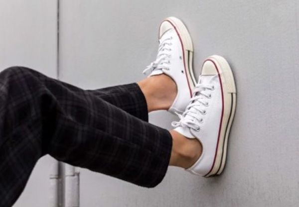 Top 5 giày Converse nam trắng chính hãng được yêu rất thích hiện nay