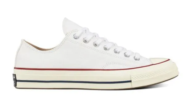 Top 5 giày Converse nam trắng chính hãng được yêu rất thích hiện nay