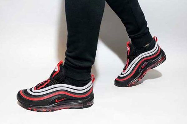 Top 11 địa chỉ bán giày thể thao nam uy tín Hà Nội