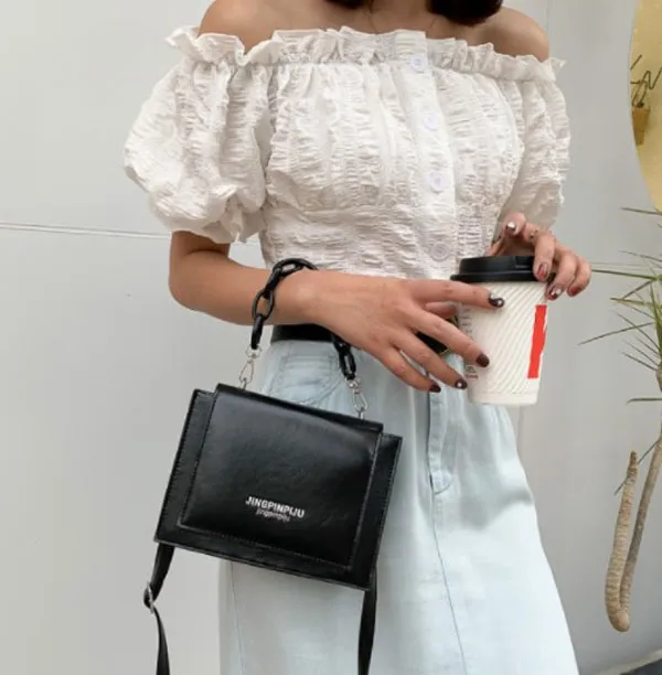 Top 9 túi đeo chéo nữ nhỏ gọn tiện lợi được chị em yêu rất thích