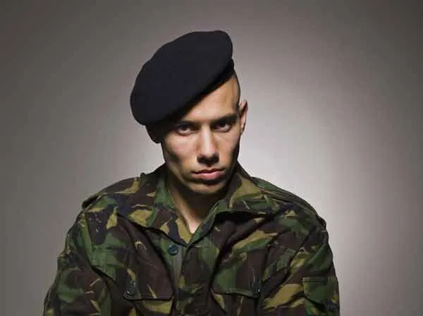 12 cách phối đồ với mũ nồi beret cho nam và nữ nâng tầm outfit của bạn