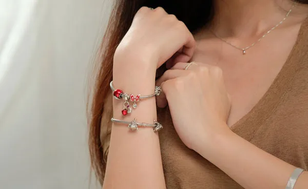 Cách chọn vòng tay phong thủy hợp mệnh ‘hút’ tài lộc may mắn