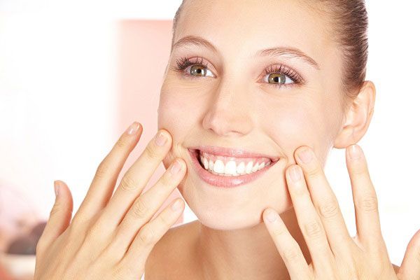 7 cách giảm nếp nhăn quanh miệng hiệu quả tại nhà
