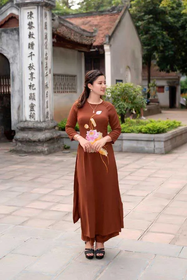 Đi chùa mặc gì? 13 cách phối đồ đi lễ chùa đẹp, thanh lịch