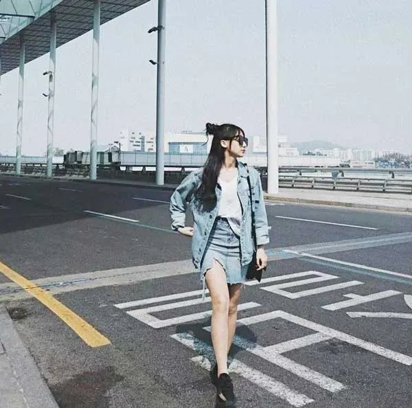 Bỏ túi 13+ cách tạo dáng chụp ảnh đứng cực xinh cho nàng