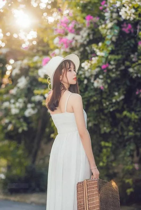 Bỏ túi 13+ cách tạo dáng chụp ảnh đứng cực xinh cho nàng