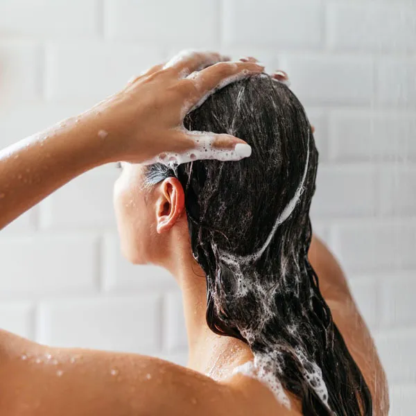 7 cách tẩy da chết cho da đầu giúp tóc khỏe đẹp từ thiên nhiên