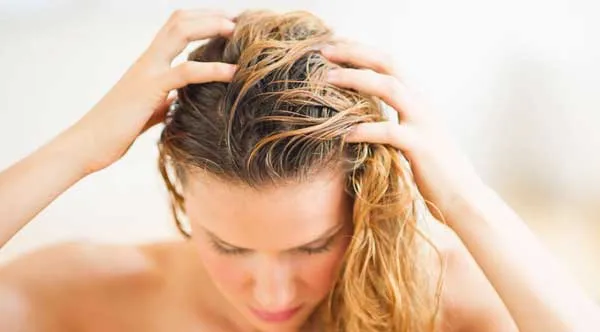 7 cách tẩy da chết cho da đầu giúp tóc khỏe đẹp từ thiên nhiên