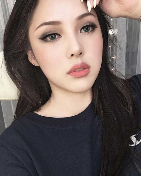 Cách trang điểm cho mắt một mí, sụp mí thêm to tròn và cuốn hút