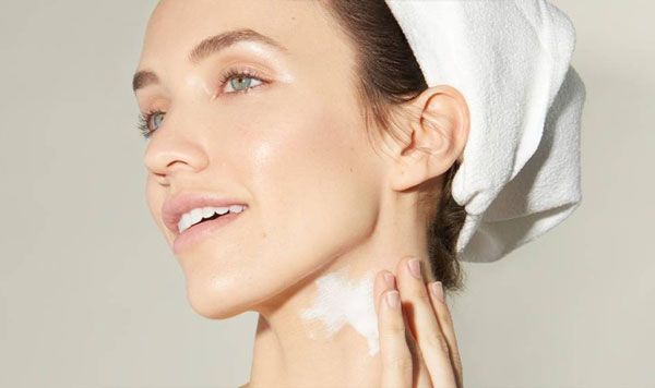 9 cách xóa nếp nhăn ở vùng da cổ hiệu quả và thân thiện với làn da - 4