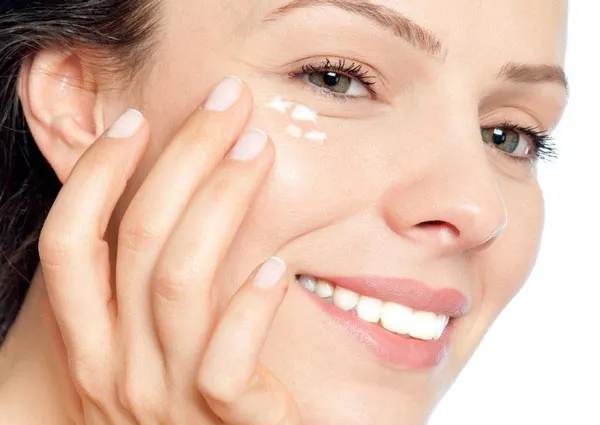16 cách hỗ trợ cải thiện da khô quanh mắt hiệu quả tại nhà