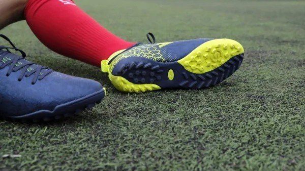 Top 12 mẫu giày đá bóng Adidas chính hãng chất lượng tốt hiện nay