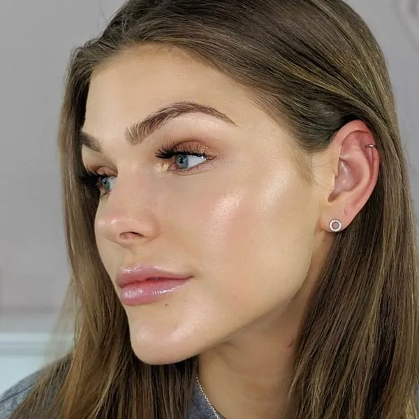 Hướng dẫn cách đánh highlight từ các chuyên gia makeup nổi bật