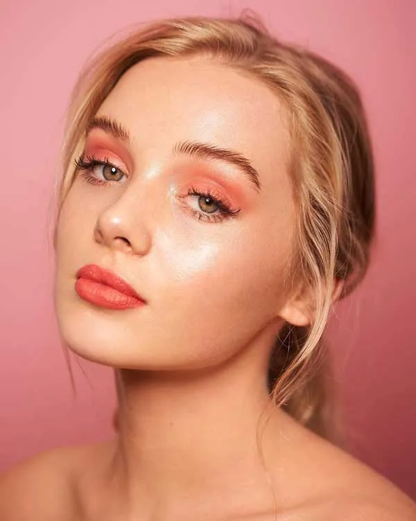 Hướng dẫn cách đánh highlight từ các chuyên gia makeup nổi bật