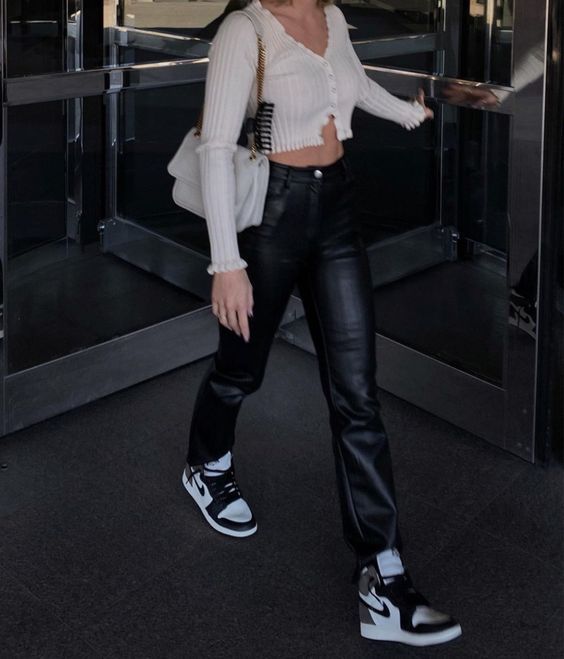 Gợi ý 10 cách phối đồ với giày Air Jordan chuẩn dân Hypebeast