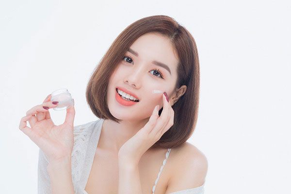 Kojic Acid là gì? Lợi ích và cách sử dụng để làm sáng da