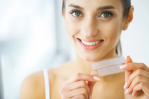 Miếng dán trắng răng có tốt không? Top 5 miếng dán trắng răng bán chạy