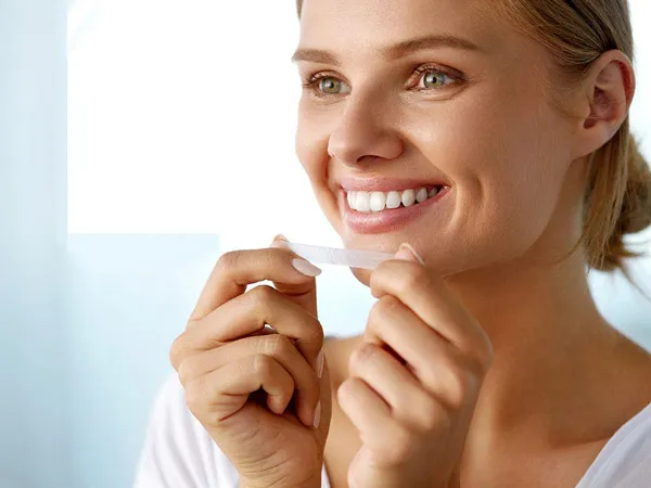 Miếng dán trắng răng có tốt không? Top 5 miếng dán trắng răng bán chạy