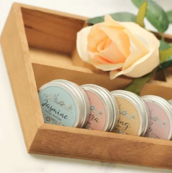 Nước hoa khô là gì? Top 9 nước hoa khô thơm lâu được yêu rất thích