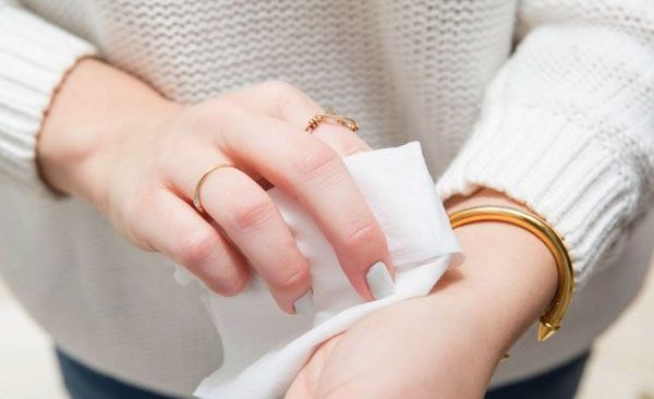 Nước hoa khô là gì? Top 9 nước hoa khô thơm lâu được yêu rất thích