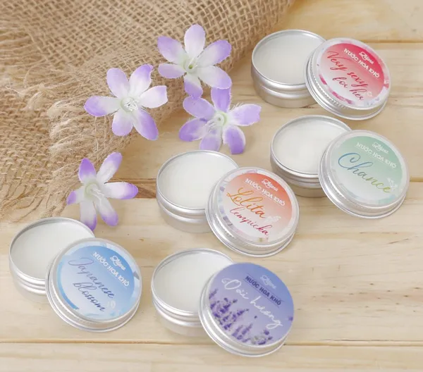 Nước hoa khô là gì? Top 9 nước hoa khô thơm lâu được yêu rất thích