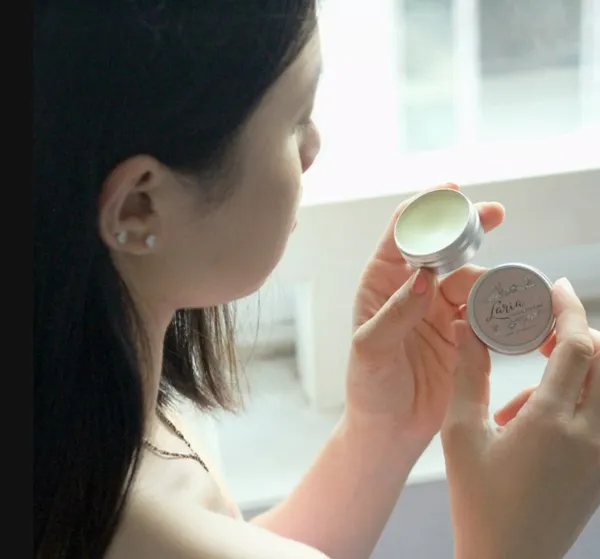 Nước hoa khô là gì? Top 9 nước hoa khô thơm lâu được yêu rất thích