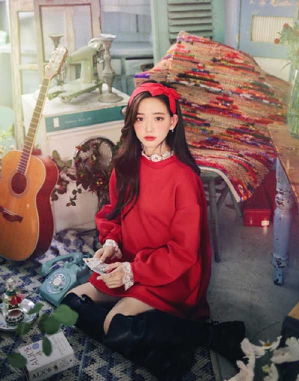 Top 5 kiểu tạo dáng với cây thông Noel “hút nghìn like”
