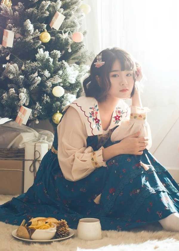 Top 5 kiểu tạo dáng với cây thông Noel “hút nghìn like”