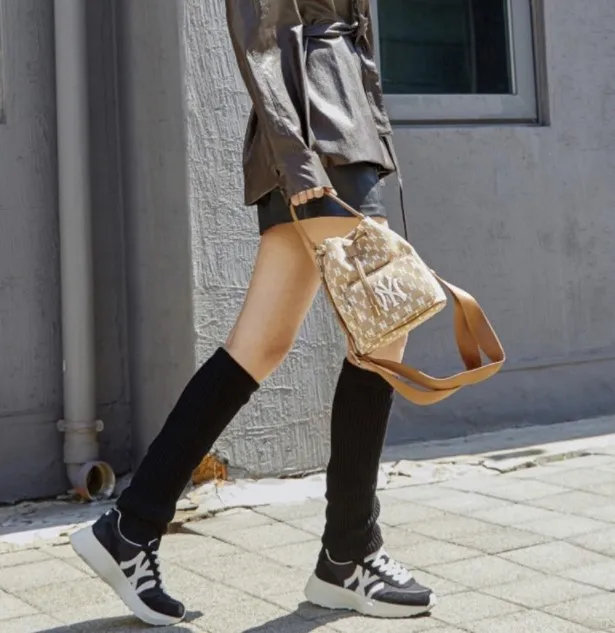 Top 10 túi đeo chéo nữ cá tính được yêu rất thích hiện nay 3