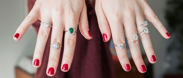 Đeo nhẫn ngón nào? Ý nghĩa của những ngón tay khi đeo nhẫn