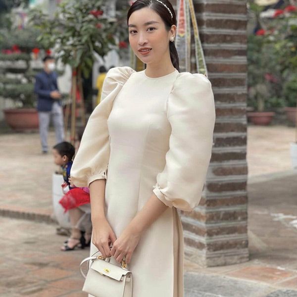 7 mẫu áo dài Tết siêu xinh -Phối đồ với áo dài Tết hứng lì xì mỏi tay